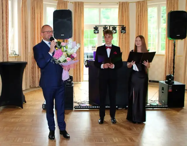 Bal Ósmoklasisty w SP1 w Turku – pożegnanie szkoły podstawowej