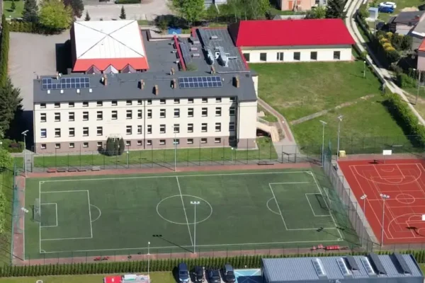 Orlik w Kawęczynie czynny w wakacje od 1 lipca do 31 sierpnia