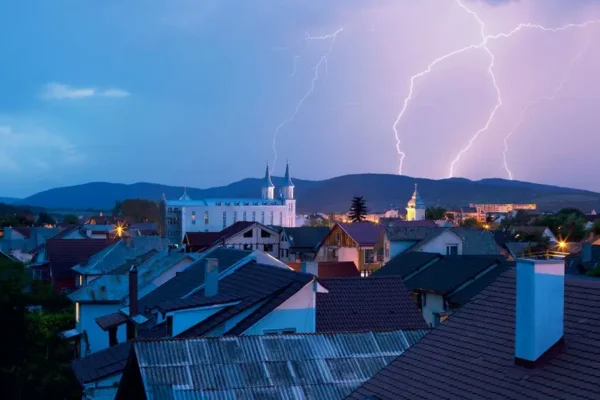 Ostrzeżenie meteorologiczne: burze w powiecie tureckim