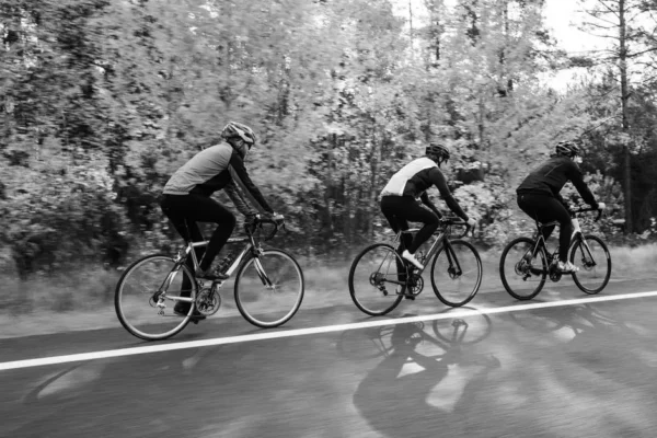 Rajd rowerowy „Rowerem po szlaku historii” – 30 km przygody i legend