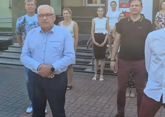 Starostwo w Turku nominowane w charytatywnym challenge’u dla policjanta i strażaka Kacpra