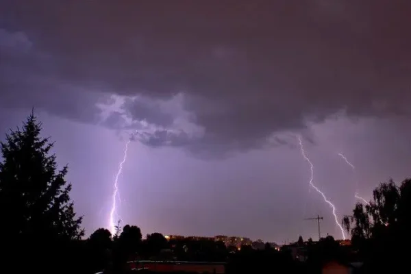 Ostrzeżenie meteorologiczne: burze z gradem w Wielkopolsce