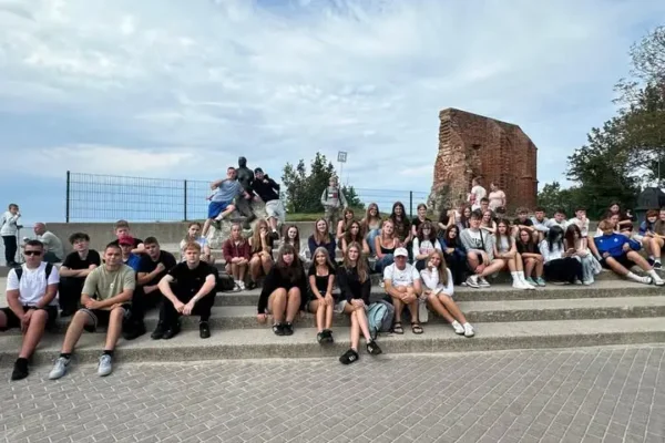Kolonijna przygoda: rejs, muzeum i świat luster