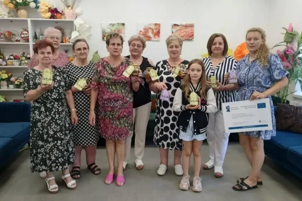 Seniorzy z Tuliszkowa stworzyli „syrop mocy” na warsztatach zielarskich