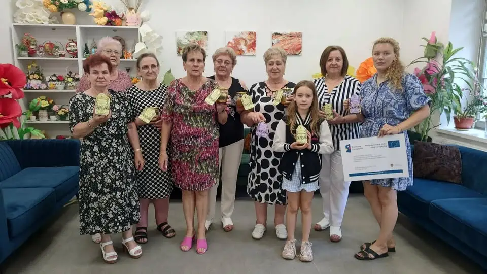 Seniorzy z Tuliszkowa stworzyli „syrop mocy” na warsztatach zielarskich