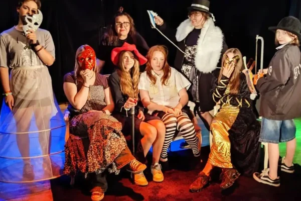 Młodzieżowa grupa teatralna w Turku – dołącz do nas!