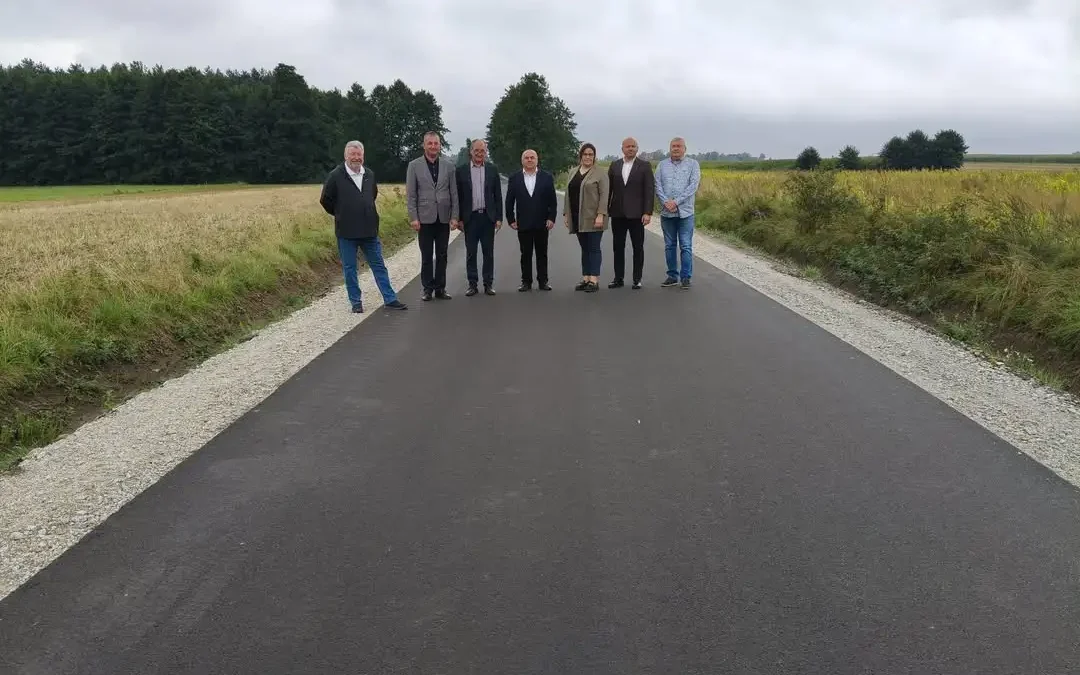 Remont drogi w Będziechowie zakończony – nowa nawierzchnia i bezpieczniejsze pobocza