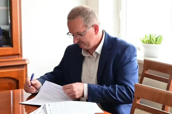 Budynek po szkole w Kotwasicach zamieni się w Klub Seniora