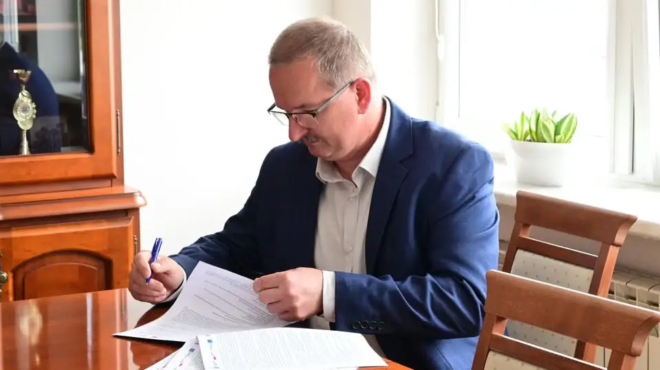 Budynek po szkole w Kotwasicach zamieni się w Klub Seniora