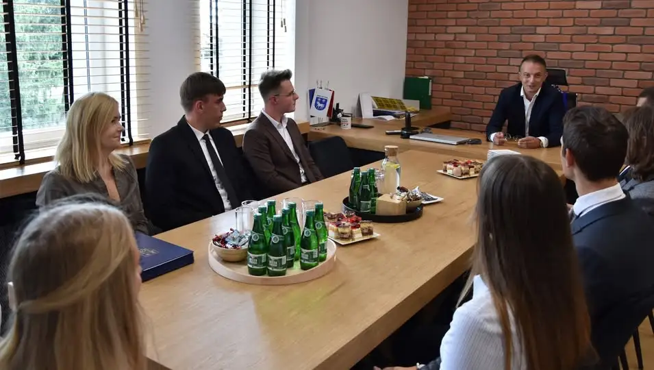 Stypendia Wójta Gminy Przykona dla najlepszych absolwentów wręczone