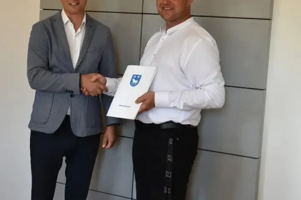 Gmina Przykona podpisała umowę na budowę świetlicy w Kaczkach Plastowych