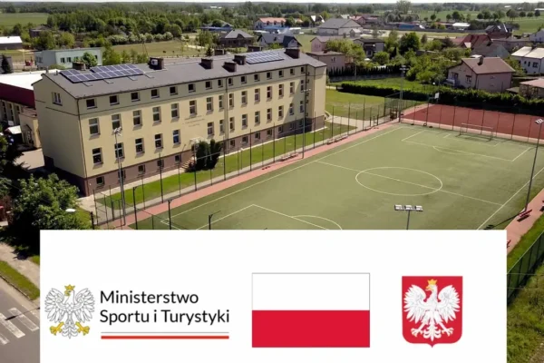 Umowa na modernizację zaplecza szatniowo-sanitarnego w Kawęczynie podpisana