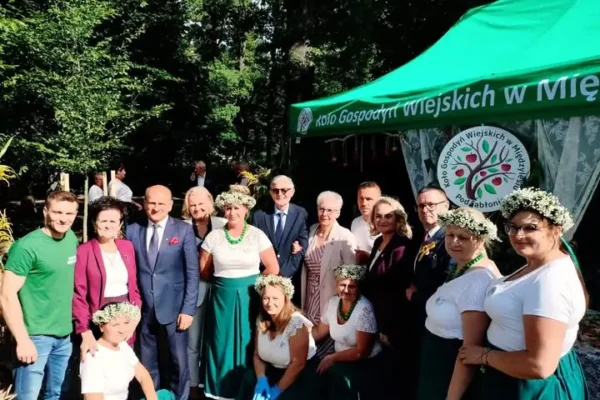 Dożynki w Brudzewie: Gmina Władysławów zaprezentowała tradycje i dorobek