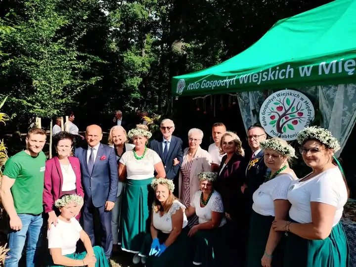 Dożynki w Brudzewie: Gmina Władysławów zaprezentowała tradycje i dorobek