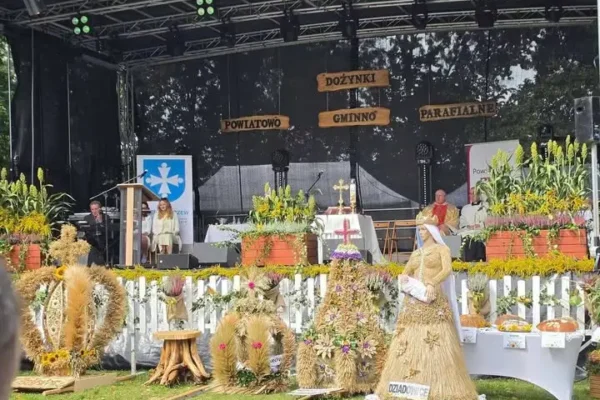 Dożynki w Kolnicy: podziękowania za plony i konkursy wieńców oraz ekostoiska