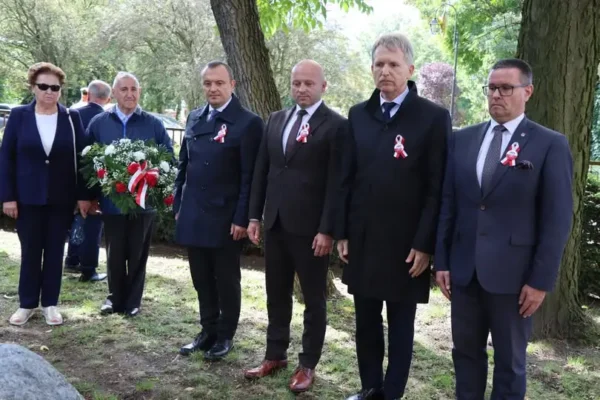 Powiat turecki uczcił 87. rocznicę napaści ZSRR na Polskę i Dzień Sybiraka