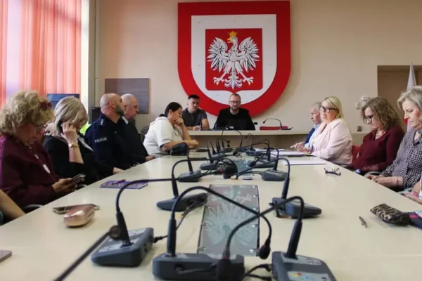 Turek: spotkanie o bezpieczeństwie uczniów. Policja ostrzega przed fałszywymi informacjami o „krwawym piątku”
