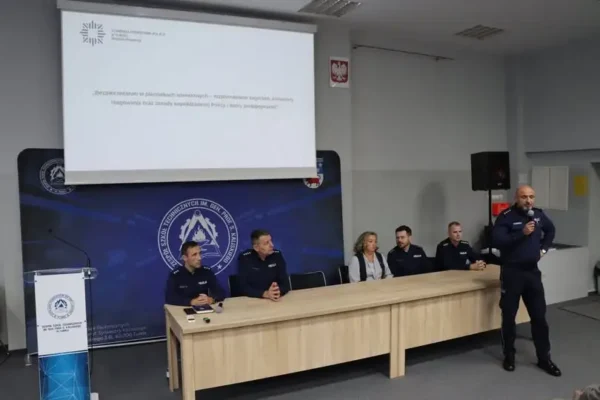 Policja i nauczyciele z powiatu tureckiego łączą siły dla bezpieczeństwa uczniów