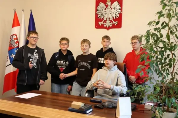 Uczniowie z Natalii odwiedzili Starostwo Powiatowe w Turku – praktyczna lekcja samorządności