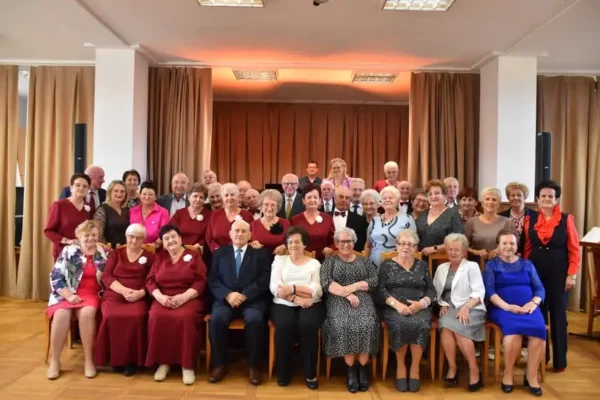 Dzień Seniora we Władysławowie – muzyka, życzenia i wdzięczność dla najstarszych mieszkańców gminy