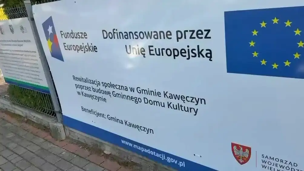 Budowa Gminnego Domu Kultury w Kawęczynie nabiera tempa